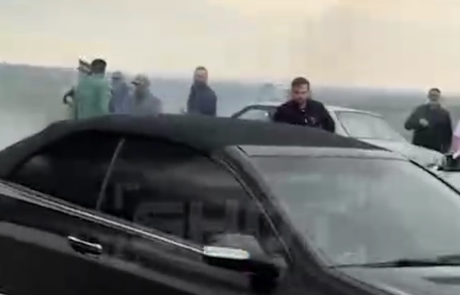 Момент взрыва Лады Гранты на трассе в Дагестане попал на видео