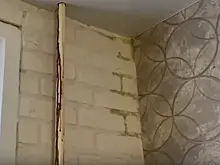 В Самаре из-за повреждения кровли дома талая вода хлынула в квартиру