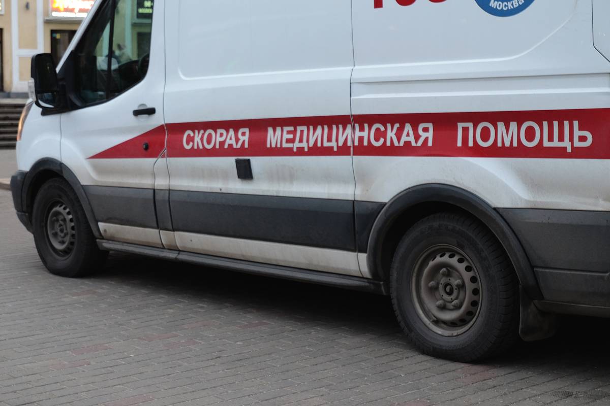 Мигрант сорвался на стройке в российском элитном поселке и впал в кому