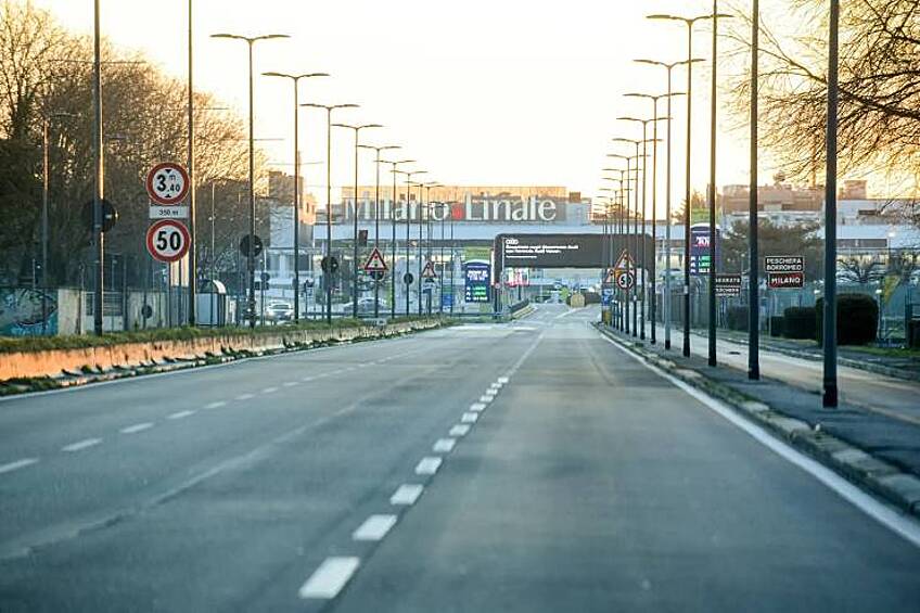 Дорога в аэропорт в Милане. Снимок сделан 8-го марта.