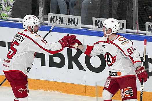 Нападающие Автомобилиста Алексей Макеев и Анатолий Голышев о первом матче серии плей-офф со СКА