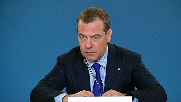 Медведев встретится с премьерами стран ШОС