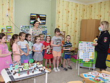 Выселковские дошколята построили макет дороги вокруг детского сада «Колобок»