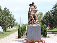 Монумент «Советскому солдату» установили в парке станицы Полтавской