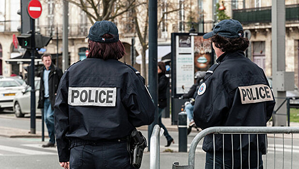 Под Парижем  изнасиловали женщину-полицейскую