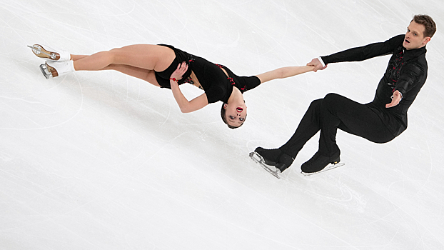 Бойкова и Козловский лидируют после короткой программы на этапе Гран-при