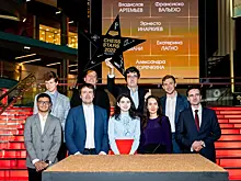 Мировые гроссмейстеры подписали звезду для Аллеи Чемпионов VEGAS
