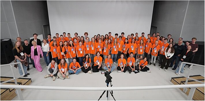 В Долгопрудном школьники из разных регионов России познакомились с природоподобными технологиями