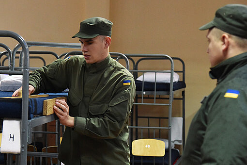 Украинские эксперты оценили риски отказа Украины от срочной службы