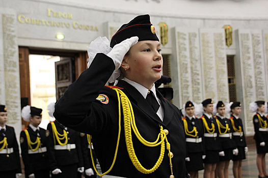 Воспитанницы кадетской школы в Текстильщиках поклялись в верности Отечеству в Музее Победы