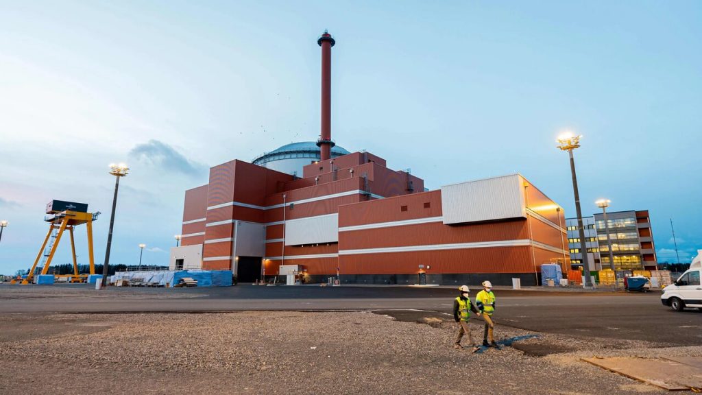 У Финляндии избыток электроэнергии: пришлось приостанавливать новый реактор-гигант