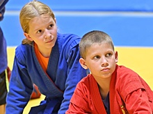 Уральский чемпион поделился секретами с юными самбистами Горловки