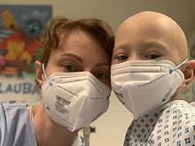 Курганской девочке, которой помог миллиардер, провели операцию. Она лечится от рака в Германии