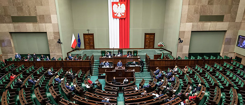 Сейм Польши проголосует за доверие Туску 13 декабря из-за выходки депутата с огнетушителем