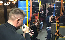 В Воронеже во время локдауна устроили рок-концерт в автобусе