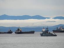 На Дальнем Востоке арестовали пожелавшие уйти из российских вод суда