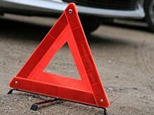 Очевидцы: в Оренбурге от удара «Газель» опрокинулась на бок