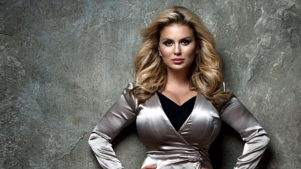 «Жир, уходи!»: Анна Семенович избавилась от второго подбородка