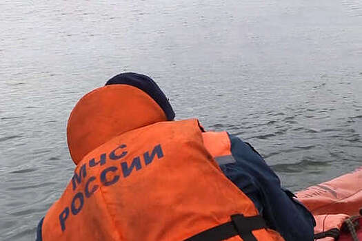 МЧС: в Карелии два человека пропали без вести в результате опрокидывания лодки