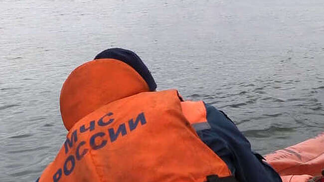 МЧС подключилось к поискам двух мужчин, пропавших на лодке у берегов Сахалина