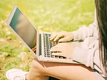 Россиян предложили в жаркое время переводить на удаленку