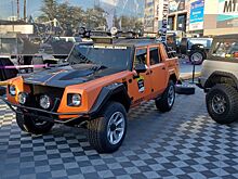 Редкий Lamborghini LM002 оснастили турбодизелем Cummins, чтобы перевозить старые Ferrari
