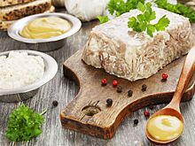 Назван самый полезный соус к холодцу