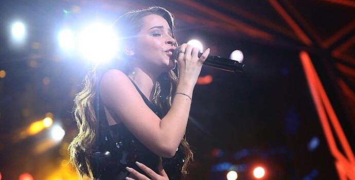 Певица из Албании стала лучшей на конкурсе "Новая волна" в Сочи