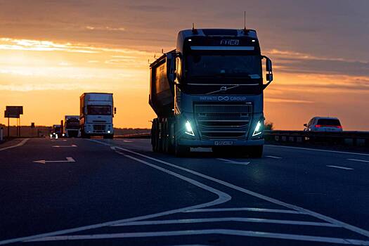 В России отреагировали на очереди из фур на границе с Казахстаном