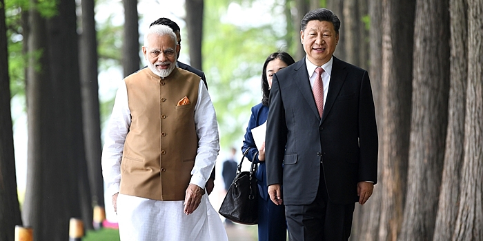 Моди поблагодарил Си Цзиньпина за встречу и плодотворные переговоры