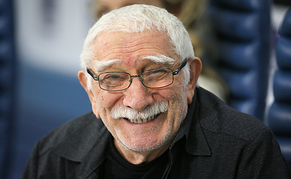 Джигарханян не выходит из больницы