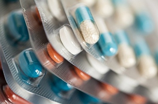Покупать лекарства для пациентов с редкими заболеваниями могут обязать Минздрав