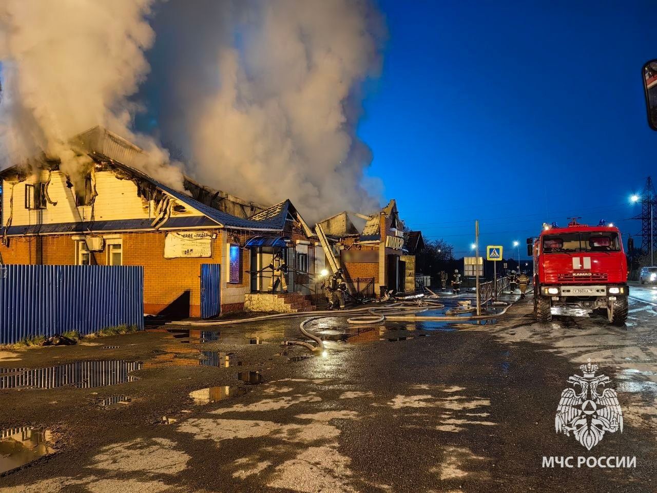 Пожар произошел в кафе «Лидер» в Завьялово