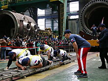 Силачи в Ростовской области на 3,5 метра протащили атомный реактор весом 450 тонн