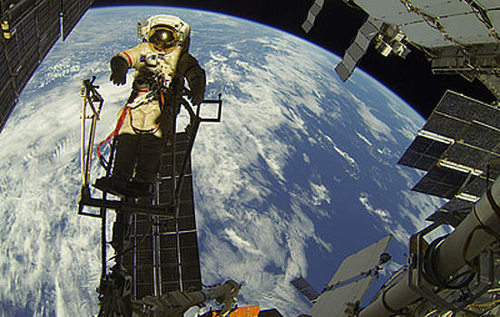 Космонавт Вагнер назвал непростым первый в карьере выход в открытый космос