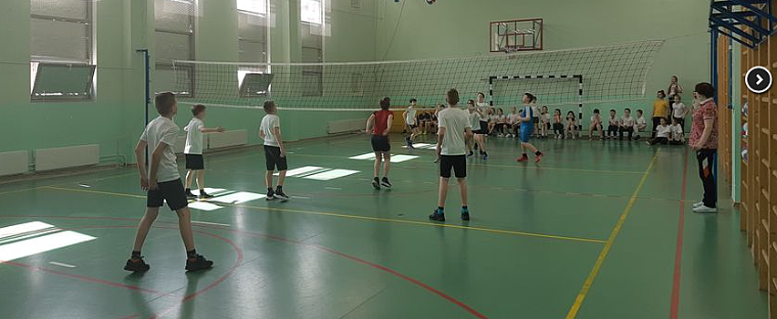 Четвероклассники из Куркина сразились в матче по пионерболу