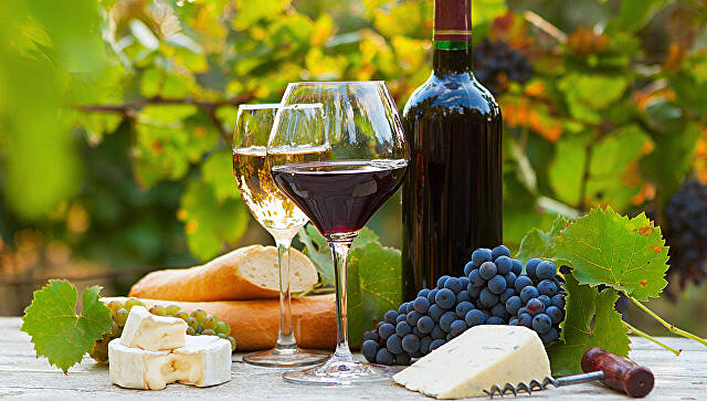 Игристое вино, мадера и коньяк: чем удивляют отечественные виноделы