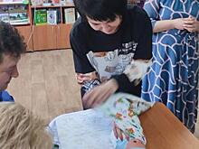 В Курской области женщин научили пеленать детей на время и рассказали о льготах