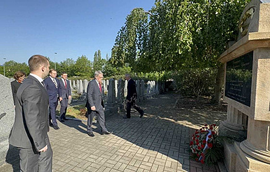 В Праге почтили память советских воинов-освободителей