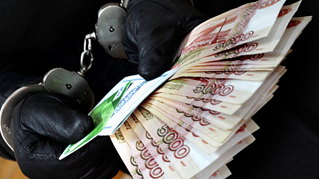Работник филиала банка в Оренбуржье подозревается в хищении 2 млн рублей со счетов семи клиентов