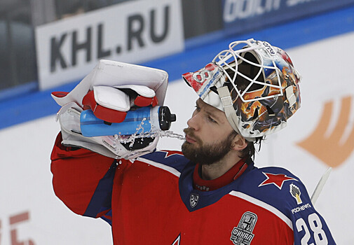 Голкипер Федотов будет выступать в НХЛ при признании контракта с "Филадельфией"