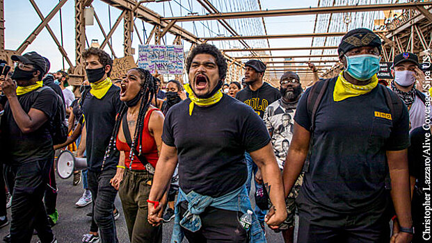 Общественное безумие на ровном месте не возникает