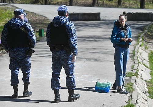 Воробьев пообещал жестко не наказывать людей без маски