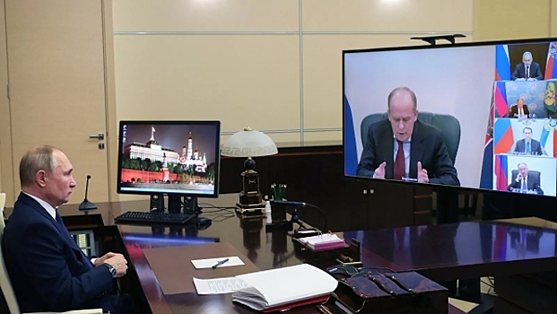Путин провел совещание по Карабаху