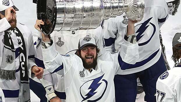 Кучеров о праздновании победы в Кубке Стэнли: «Нужно было выжимать максимум. Со своими я обычно так себя и веду, а тут камер было много»