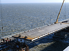На Крымском мосту завершили установку второго пролёта