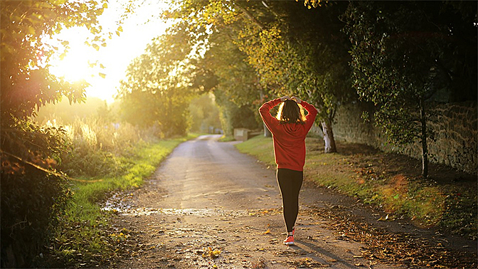 Пешком от инфаркта: в Минздраве рассказали сколько шагов в день необходимо для здоровья