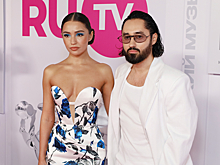 «Драки со стеклянными бутылками»: Мот вместе с женой сбежали с концерта Тимберлейка в Турции