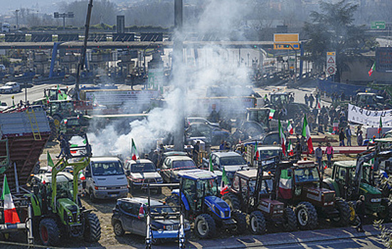 Блокирование дорог и попытки переговоров. Массовые протесты фермеров в Европе