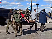 Минобороны РФ показало кадры сдачи в плен боевиков с "Азовстали"